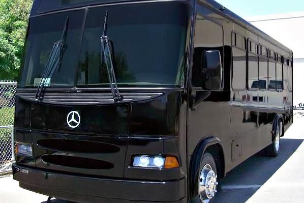 Party Bus Altoona, IA 